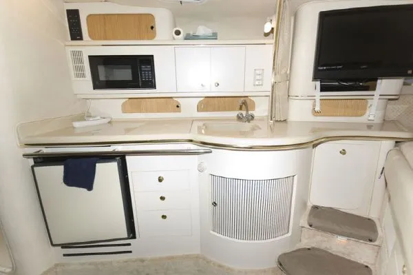 Slide: The Image of Sea Ray 310 Sundancer (MD) 1999 - 4