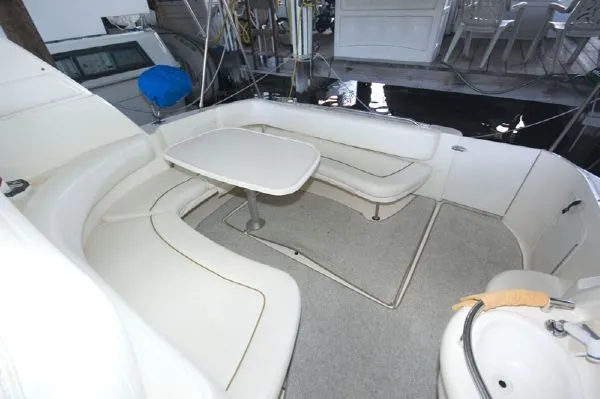 Slide: The Image of Sea Ray 310 Sundancer (MD) 1999 - 8