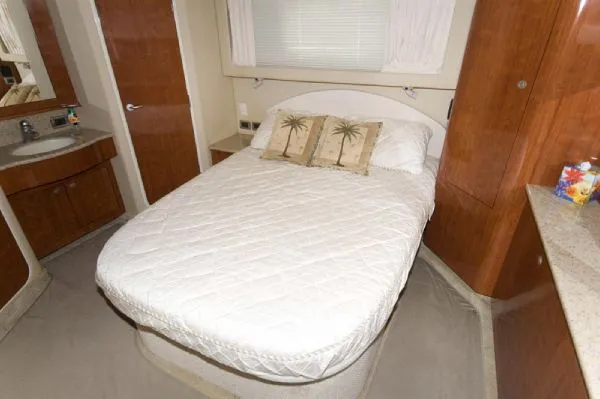 Slide: The Image of Sea Ray 390 Motor Yacht MD 2004 - 10