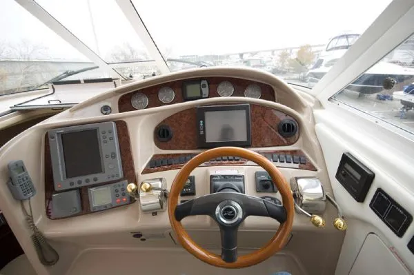 Slide: The Image of Sea Ray 390 Motor Yacht MD 2004 - 2