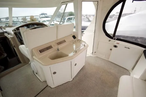 Slide: The Image of Sea Ray 390 Motor Yacht MD 2004 - 5