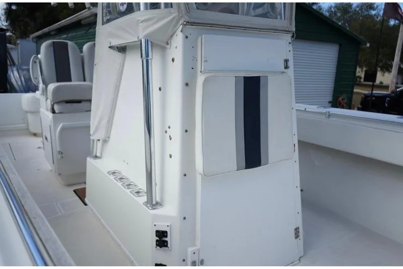 Slide: The Image of 2000 Contender 36 Open boat interior with seating and console details. - 18