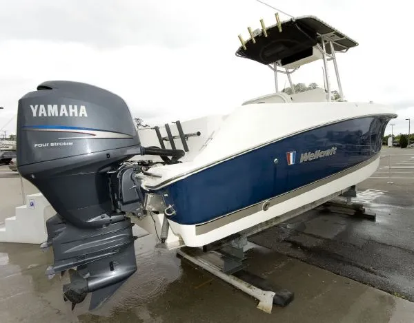 Slide: The Image of Wellcraft 252 Fisherman (75 hrs.) (VA) 2007 - 4