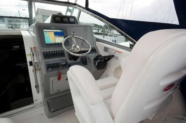 Slide: The Image of Robalo 305 2009 - 10