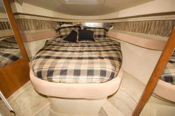 Slide: The Image of Sea Ray 410 Sundancer Monaco (MD) 2002 - 7