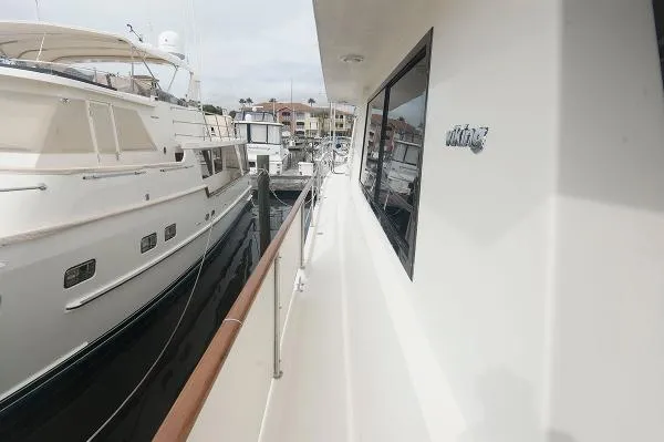Slide: The Image of Viking 55 Motoryacht Walkaround 1989 - 9