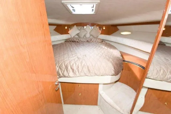 Slide: The Image of Sea Ray 400 Sundancer (CT) 1999 - 6