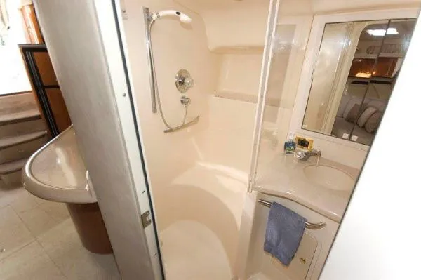 Slide: The Image of Sea Ray 400 Sundancer (CT) 1999 - 7