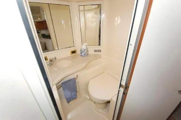 Slide: The Image of Sea Ray 400 Sundancer (CT) 1999 - 8