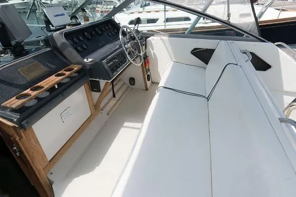 Slide: The Image of Sea Ray 300 Sundancer 1986 - 9