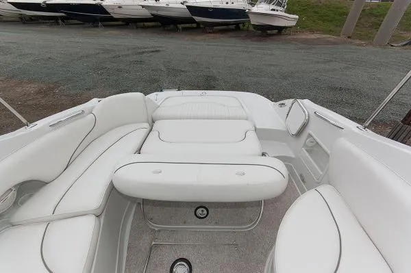Slide: The Image of Crownline Boats 275 CCR 2005 - 10