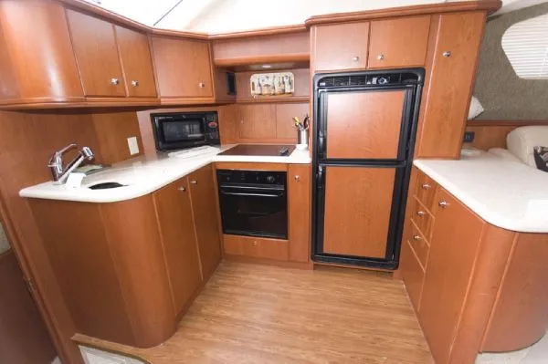Slide: The Image of Silverton 39 Motor Yacht (MD) 2004 - 4