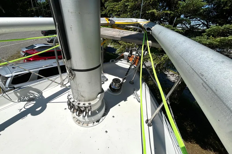 Slide: The Image of 1985 Nonsuch 30 Ultra sailboat deck with mast and rigging details. - 26