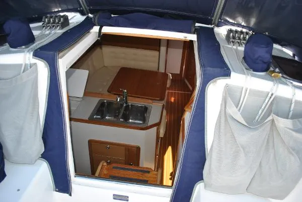 Slide: The Image of Catalina 36 MkII 2007 - 8