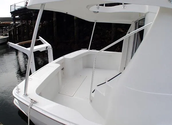Slide: The Image of Mainship 390 Sedan Trawler 1997 - 5