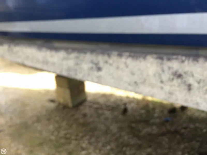 Slide: The Image of Sea Ray 240 Sundancer 2010 - 10