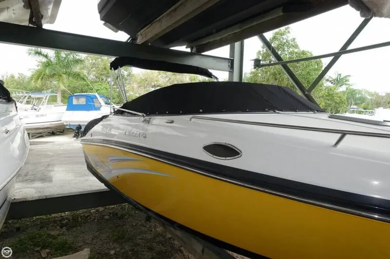 Slide: The Image of Rinker Captiva 246 2010 - 5