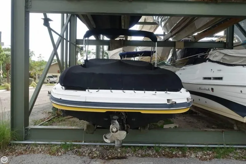 Slide: The Image of Rinker Captiva 246 2010 - 8