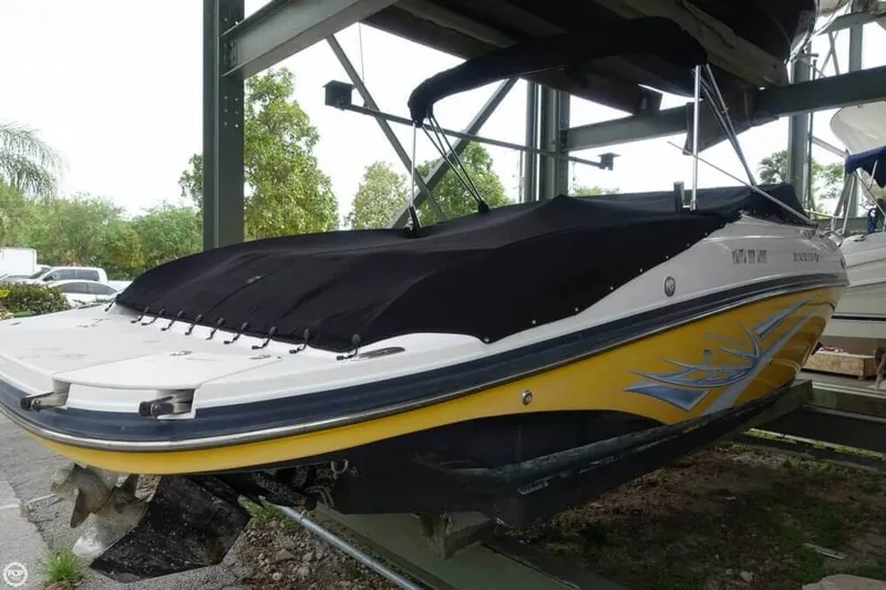 Slide: The Image of Rinker Captiva 246 2010 - 9
