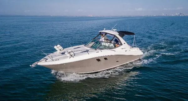 Slide: The Image of Sea Ray 310 Sundancer 2008 - 1