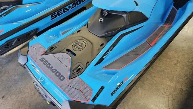 Slide: The Image of Sea-Doo RXP-X™ 325 Tech, BRP Premium A, iBR Gulfstream Blu 2026 - 5