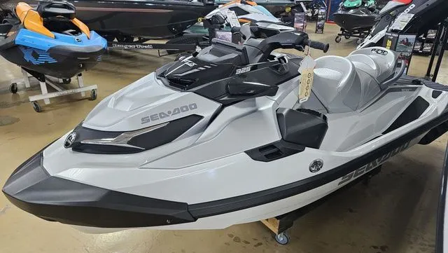 Slide: The Image of Sea-Doo GTR 230 2026 - 16