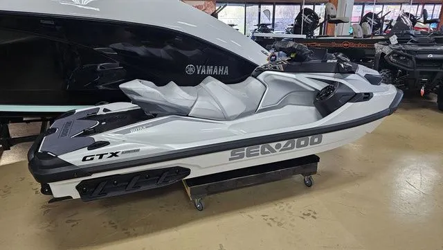 Slide: The Image of Sea-Doo GTR 230 2026 - 19