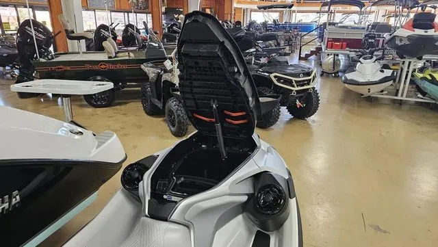 Slide: The Image of Sea-Doo GTR 230 2026 - 9