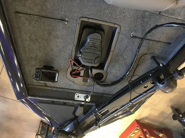 Slide: The Image of Tracker Pro Team 190 TX 2026 - 23