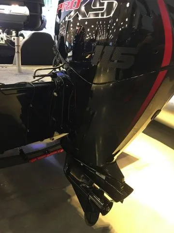 Slide: The Image of Tracker Pro Team 190 TX 2026 - 4