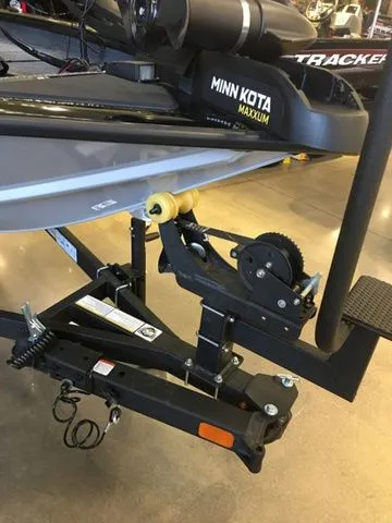 Slide: The Image of Tracker Pro Team 190 TX 2026 - 8