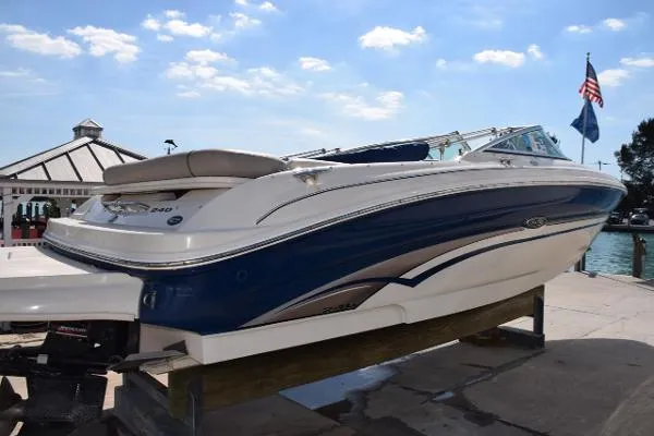 Slide: The Image of Sea Ray 240 Bow Rider 2003 - 8