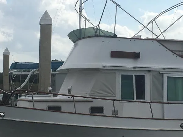 Slide: The Image of Marine Trader 34 Double Cabin 1978 - 2