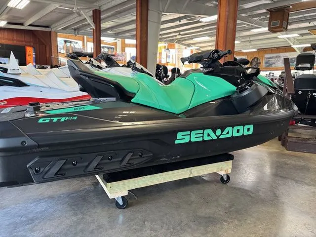 Slide: The Image of Sea-Doo GTI SE 130 2026 - 12