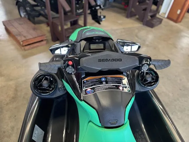 Slide: The Image of Sea-Doo GTI SE 130 2026 - 8