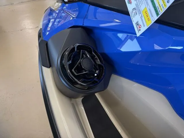 Slide: The Image of Sea-Doo Wake 2026 - 19