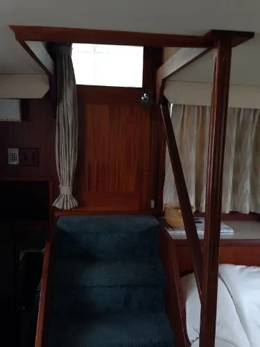 Slide: The Image of Chris-Craft Catalina 425 1985 - 8