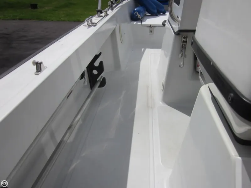 Slide: The Image of Boston Whaler 190 Outrage 1993 - 11