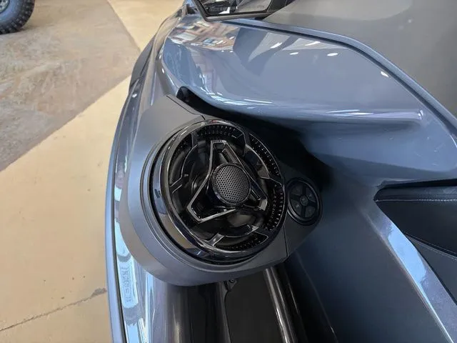 Slide: The Image of Sea-Doo GTR-X 300 2026 - 16