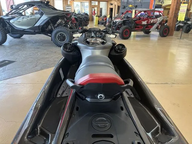 Slide: The Image of Sea-Doo GTR-X 300 2026 - 6