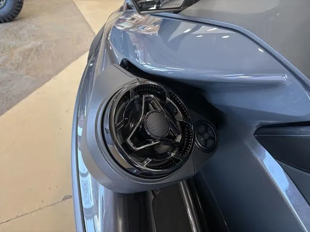 Slide: The Image of Sea-Doo GTR-X 300 2026 - 9