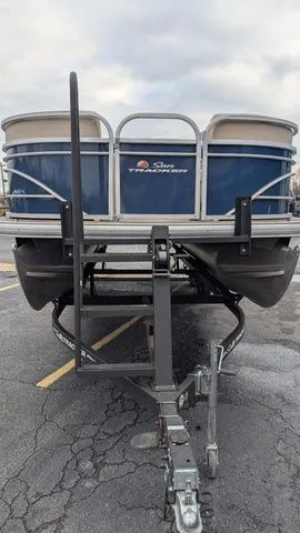 Slide: The Image of Sun Tracker 20 Party Barge 2021 - 12