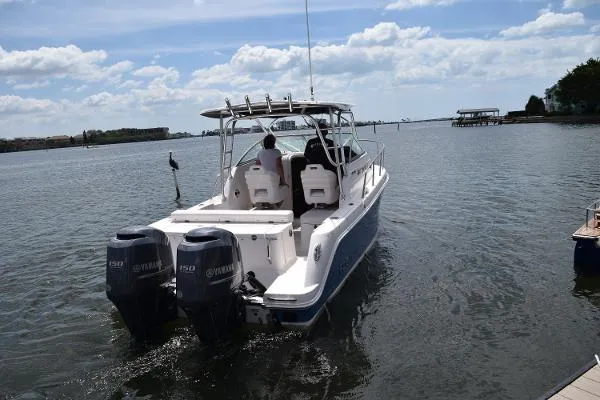Slide: The Image of Robalo R245 Walkaround 2014 - 1