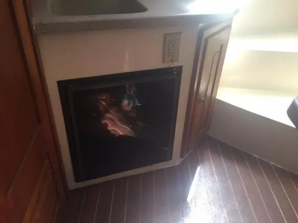 Slide: The Image of Albemarle 305 Express Fisherman 2001 - 4