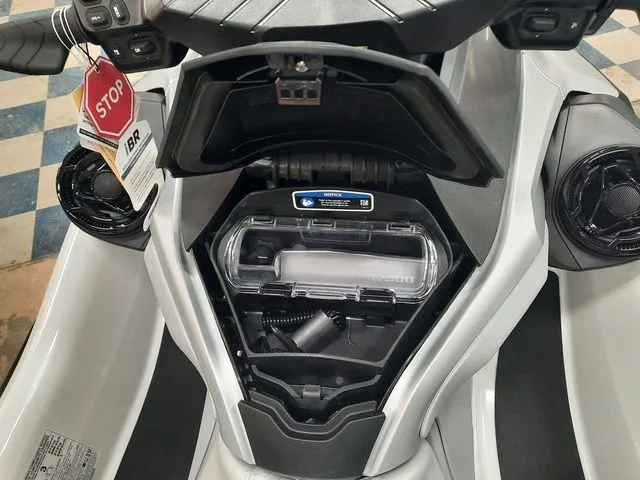 Slide: The Image of Sea-Doo GTR 230 2026 - 12