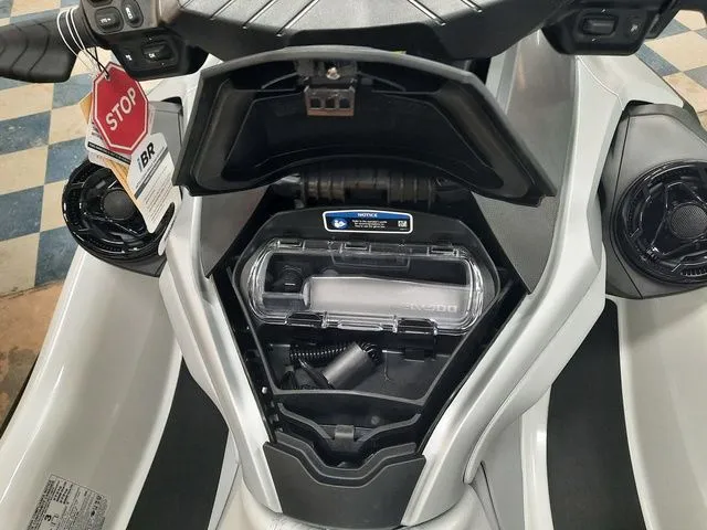 Slide: The Image of Sea-Doo GTR 230 2026 - 3