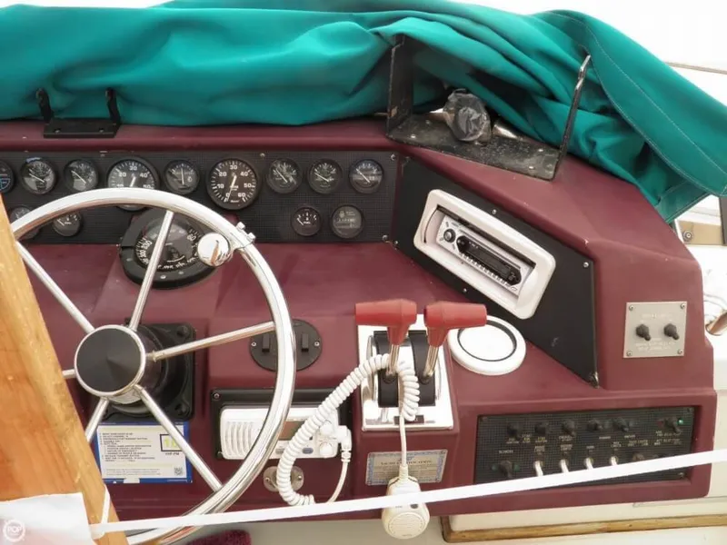 Slide: The Image of Sea Ray 380 AFT CABIN 1989 - 3