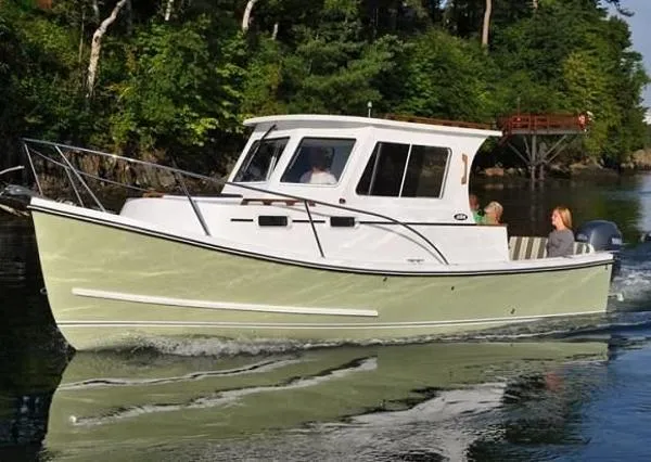 Slide: The Image of Eastern 248 Islander 2015 - 0