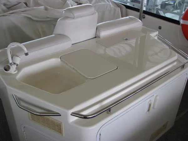 Slide: The Image of Sea Ray 650 Cockpit Motor Yacht 1995 - 10