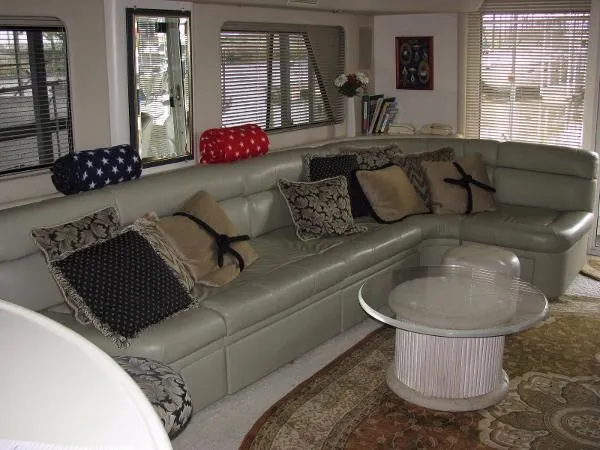 Slide: The Image of Sea Ray 650 Cockpit Motor Yacht 1995 - 3